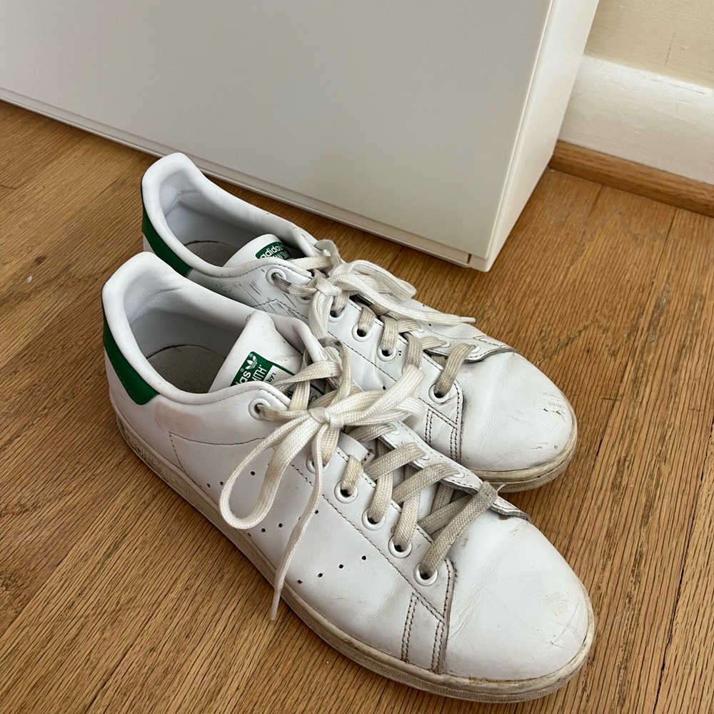 Stan Smith Adidas White Sneakers with Subtle Accents